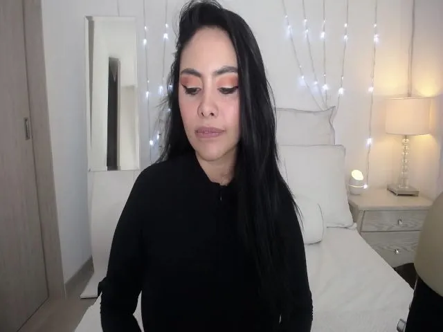 Live sex webcam photo for Marianviolet #261816815