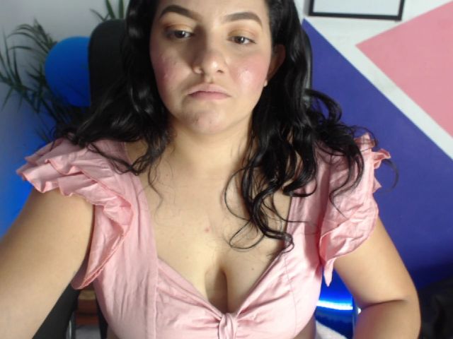 Live sex webcam photo for sophiie_fox #254615225