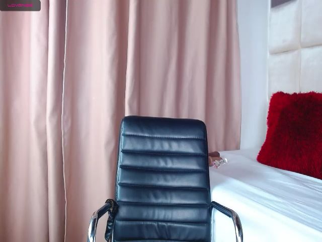 Live sex webcam photo for Liza_david #253231846