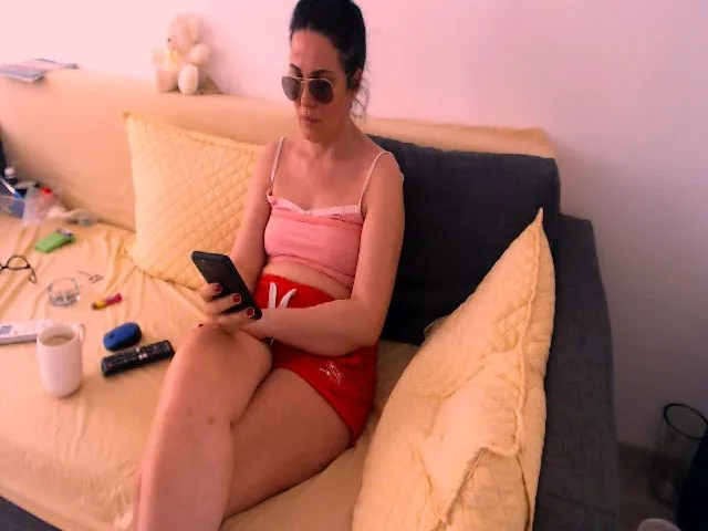 Live sex webcam photo for Isabeladoll #255270356