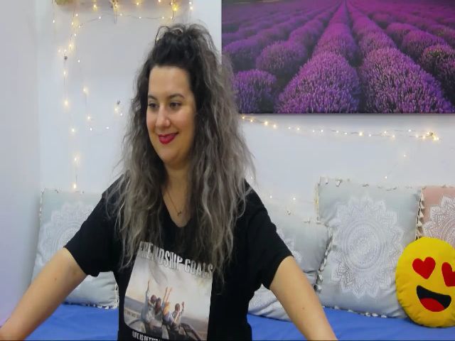 Live sex webcam photo for CurlyVibe #254619420