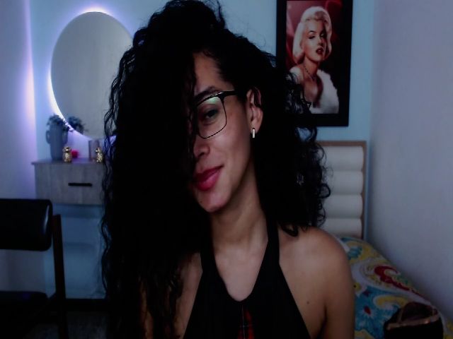 Live sex webcam photo for Jade_lee88 #254428682