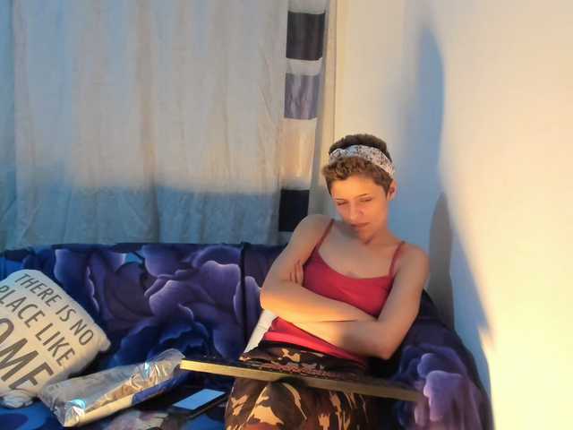 Live sex webcam photo for EllaRose29 #241110325