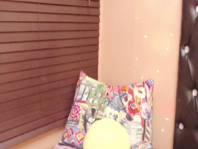 Live sex webcam photo for PARADISEQEEN #253902307