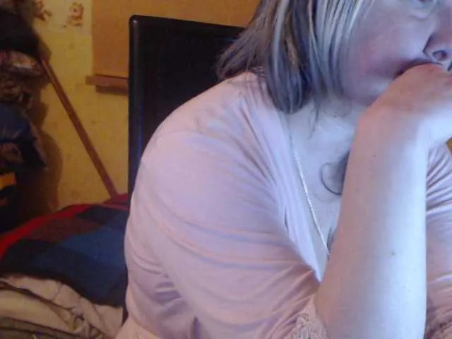 Live sex webcam photo for SecretDoll30 #241060908
