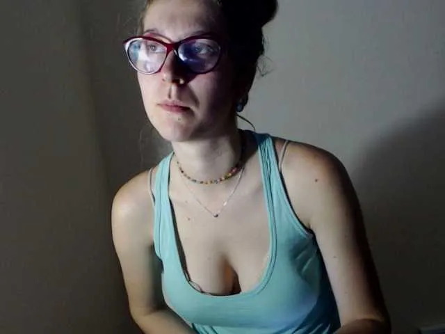 Live sex webcam photo for Emmi-li #248100195