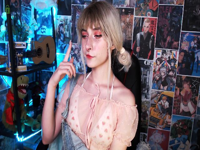 Live sex webcam photo for Manarose27 #256040222