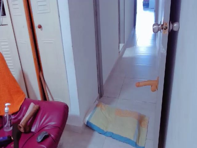 Live sex webcam photo for Emira2 #255945396