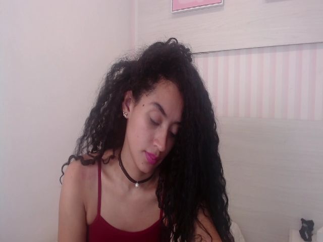Live sex webcam photo for Jade_lee88 #264335006