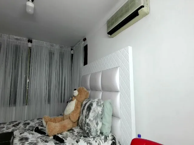 Live sex webcam photo for Einnyn_sweet #261913729