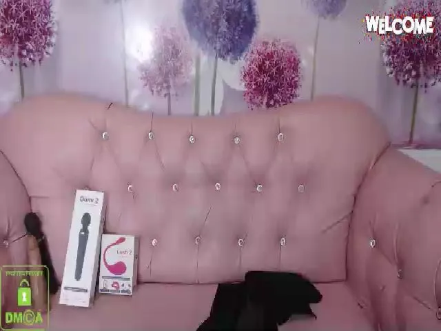Live sex webcam photo for Naughty_D4nna #260644354