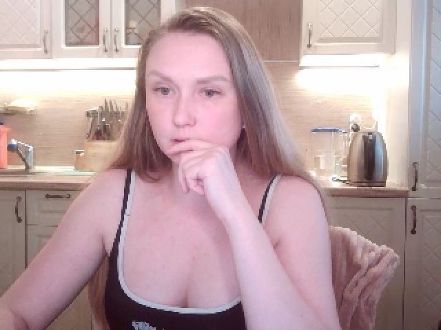 Live sex webcam photo for JaneGrey111 #257718557