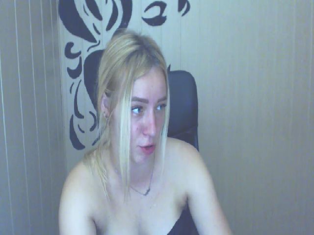 Live sex webcam photo for KetiLove_ #264415601