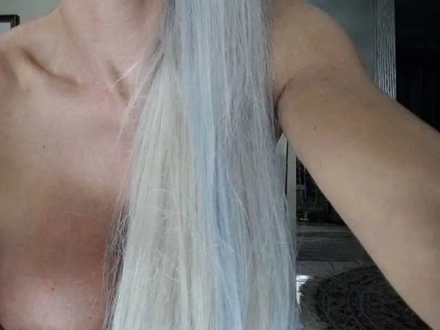 Live sex webcam photo for adrianna_fox #287953169