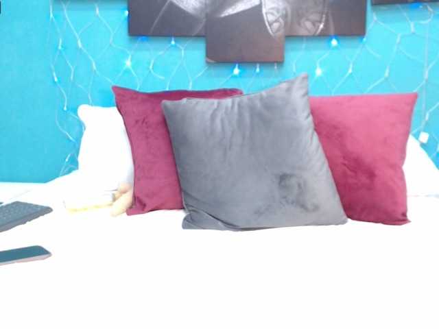 Live sex webcam photo for roxyjordan #241053071