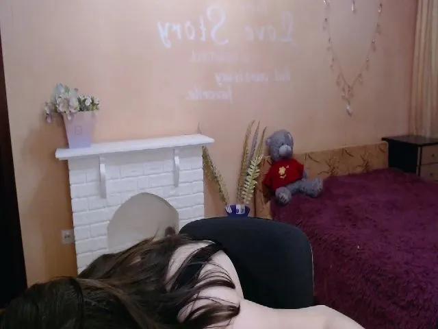 Live sex webcam photo for LiliBrendon #253564623