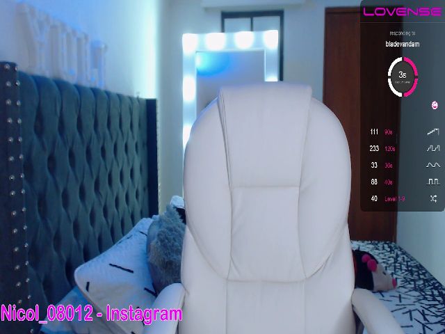 Live sex webcam photo for Nicol_080 #262310841