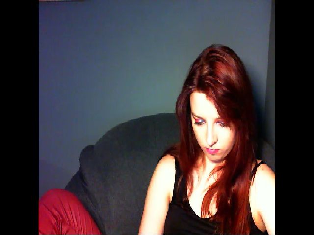 Live sex webcam photo for VirginLuna18 #255369898