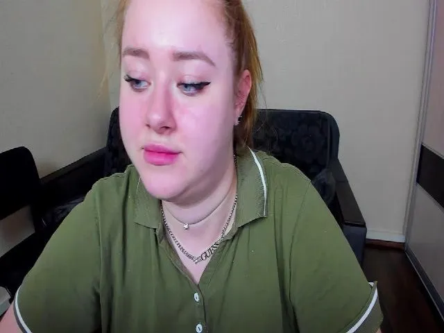 Live sex webcam photo for MissDiaa #259392075