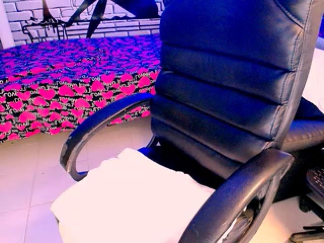 Live sex webcam photo for Sashabreck #287859878