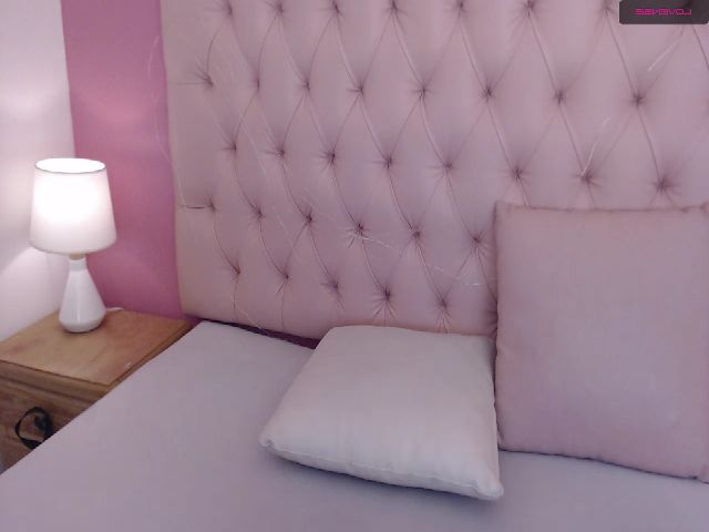 Live sex webcam photo for Keyra_R #254564678