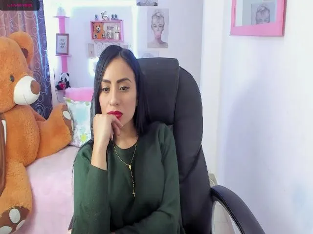 Live sex webcam photo for Paulina2700 #257687570