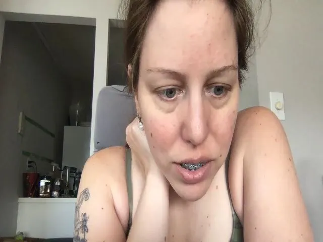 Live sex webcam photo for Kittybaby86 #258812080