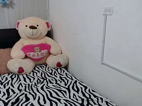 Live sex webcam photo for Kelly_Taylor #243070263