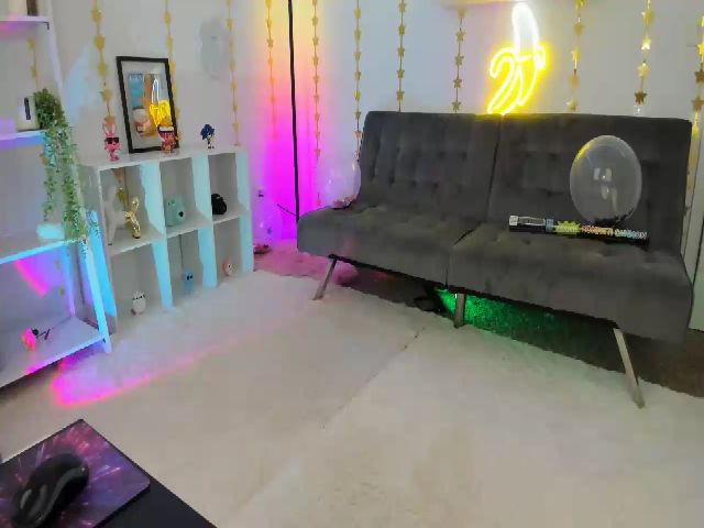 Live sex webcam photo for AddiLee #258788243