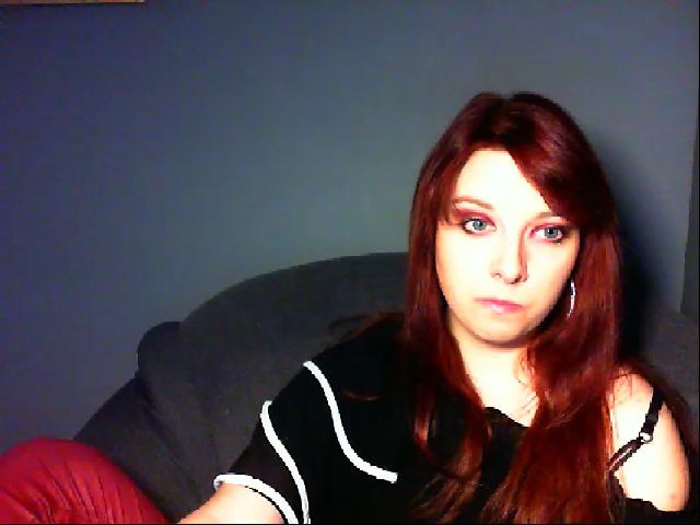 Live sex webcam photo for VirginLuna18 #255690380