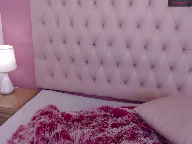 Live sex webcam photo for Keyra_R #260780602