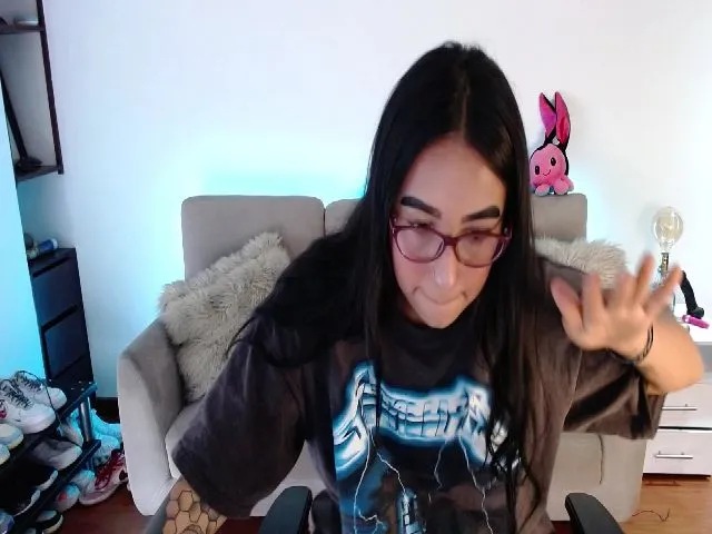 Live sex webcam photo for Jade7777 #263239404