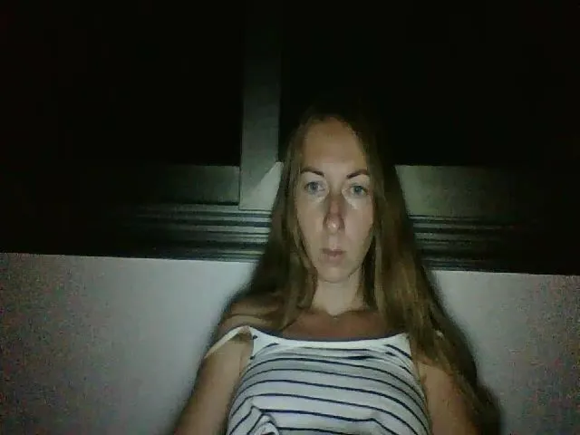 Live sex webcam photo for CheelyWilly #255741222