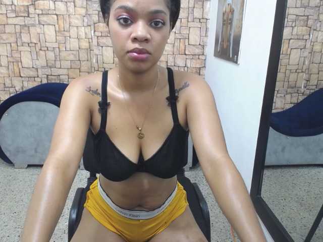 Live sex webcam photo for tiffany-01 #241304797