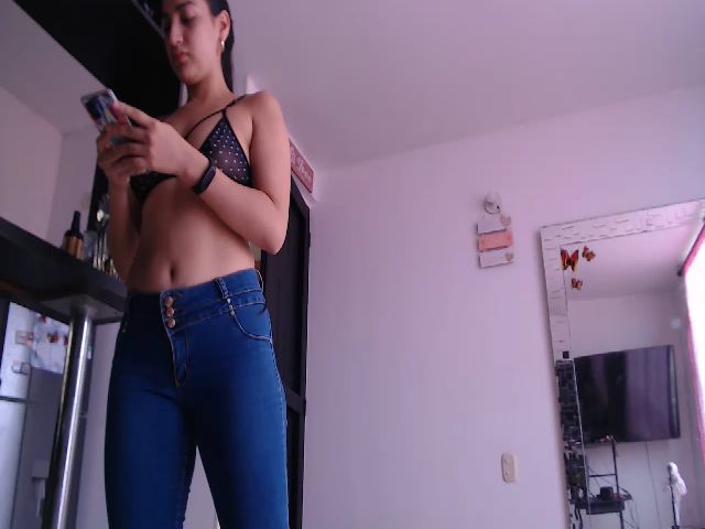 Live sex webcam photo for Mandy_berry1 #256998593