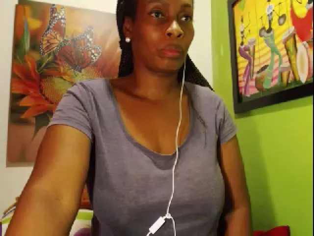 Live sex webcam photo for zoenaomi #255103479