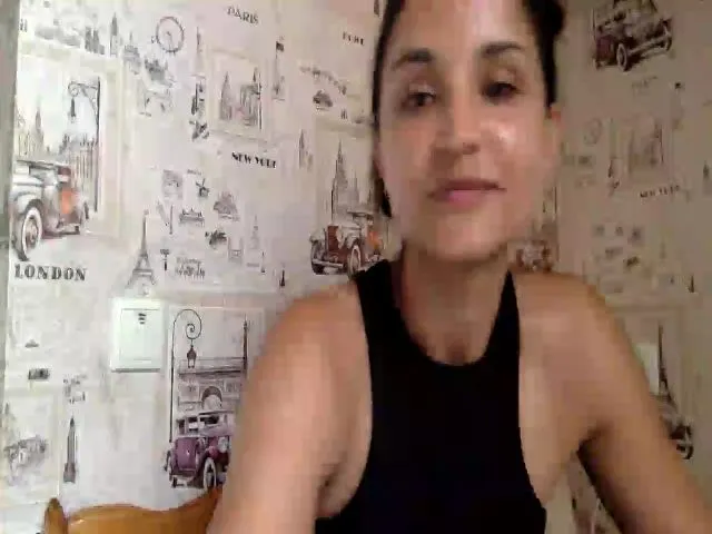Live sex webcam photo for JolyBoss #252545845