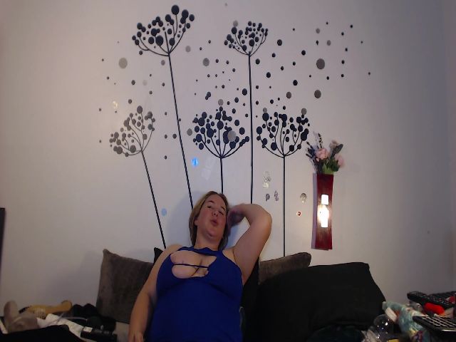 Live sex webcam photo for voluptuousDDD #262850970