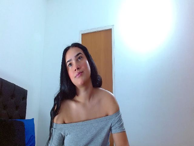 Live sex webcam photo for Kristen_Love_ #260625821