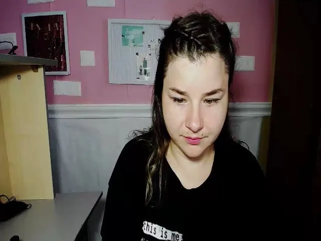 Live sex webcam photo for MonLais #256802647