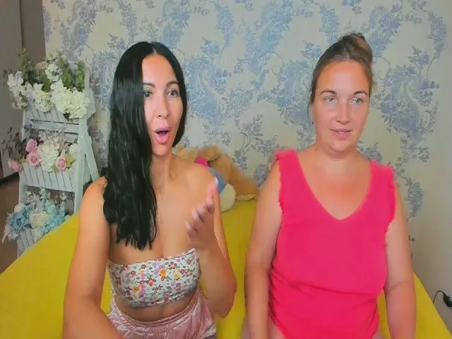 Live sex webcam photo for NikaRysa #261051797