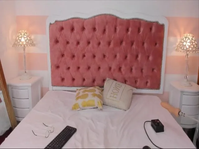 Live sex webcam photo for Keirab #264886424