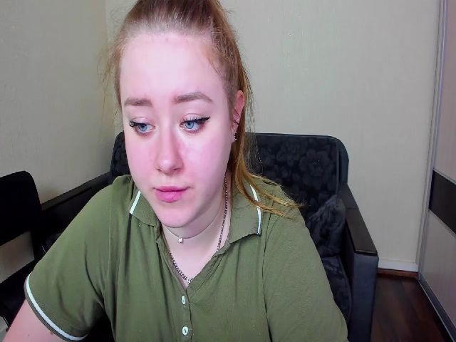 Live sex webcam photo for MissDiaa #259402527