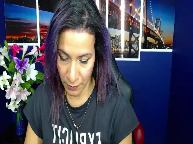 Live sex webcam photo for Infernalsexx #256147119