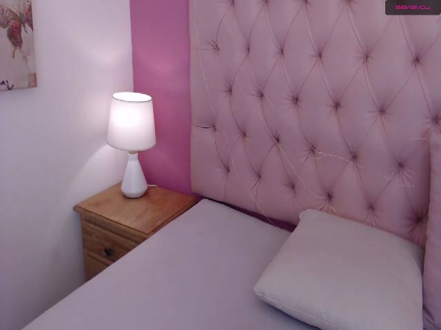 Live sex webcam photo for Keyra_R #252849981