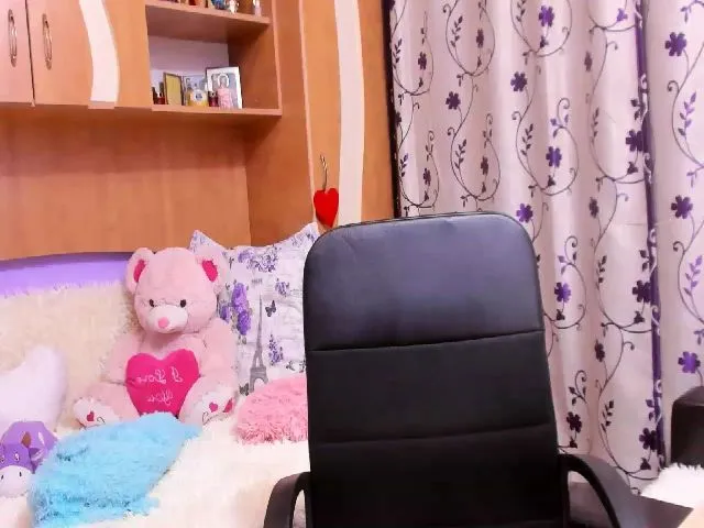 Live sex webcam photo for Linxxxjoy #256198835