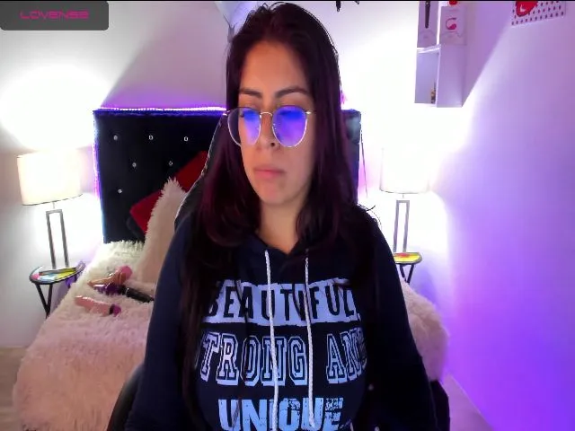 Live sex webcam photo for Irene__larson #257415253