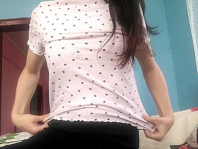 Live sex webcam photo for Viktoriiiiiii #241292239