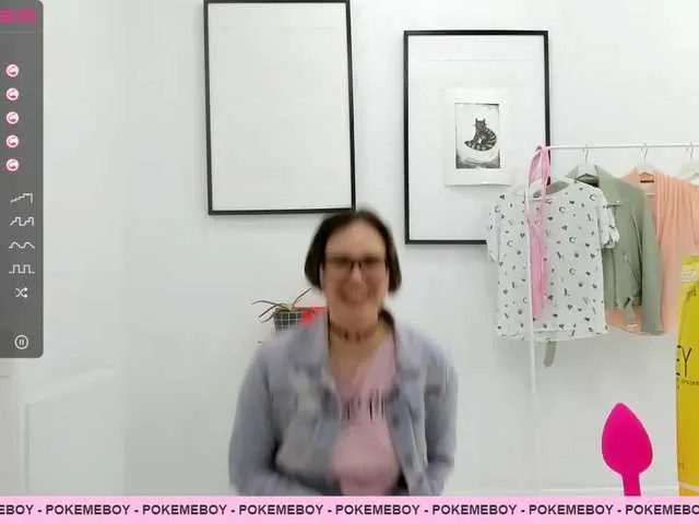 Live sex webcam photo for pokemeboy #287926158