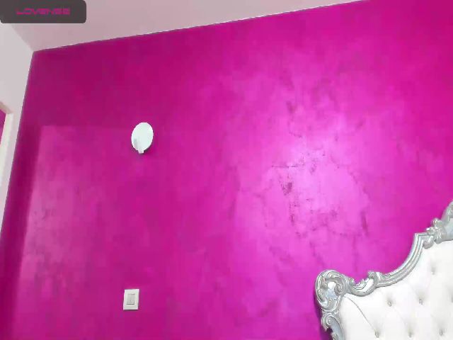 Live sex webcam photo for AimeeTeen #254456879